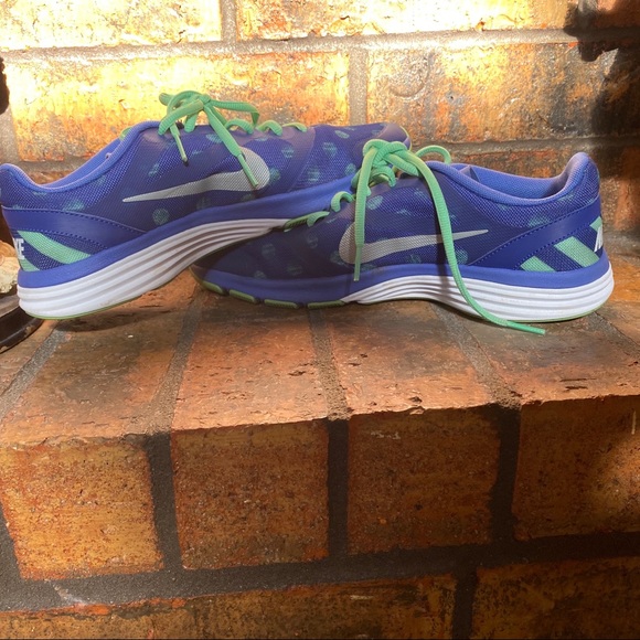 nike polka dot running shoes